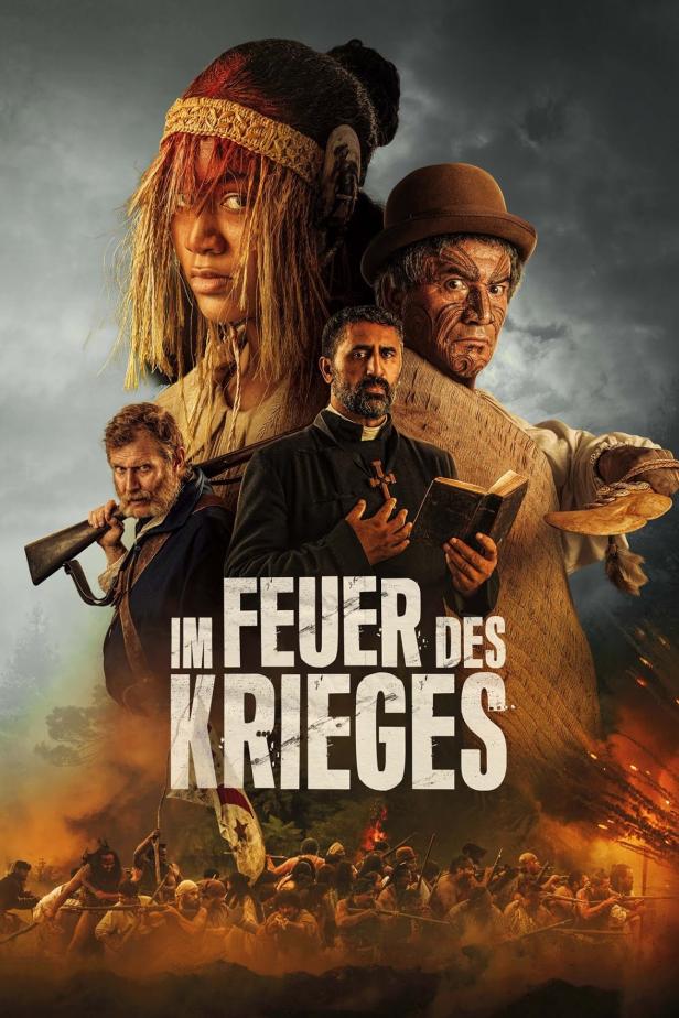 Das Filmplakat für „Im Feuer des Krieges“ zeigt Maori-Krieger, einen Priester und einen Europäer vor einer Schlacht.