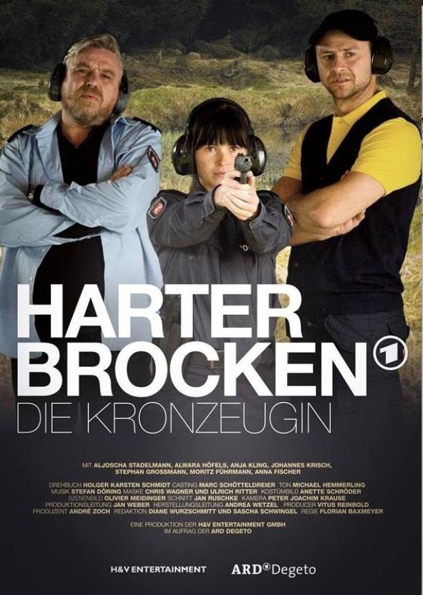 Das Filmplakat zu „Harter Brocken: Die Kronzeugin“ zeigt drei Polizisten, einer zielt mit einer Pistole.