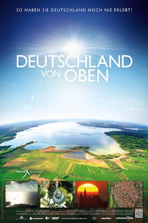 Das Filmplakat für „Deutschland von Oben“ zeigt eine Luftaufnahme einer Seenlandschaft.