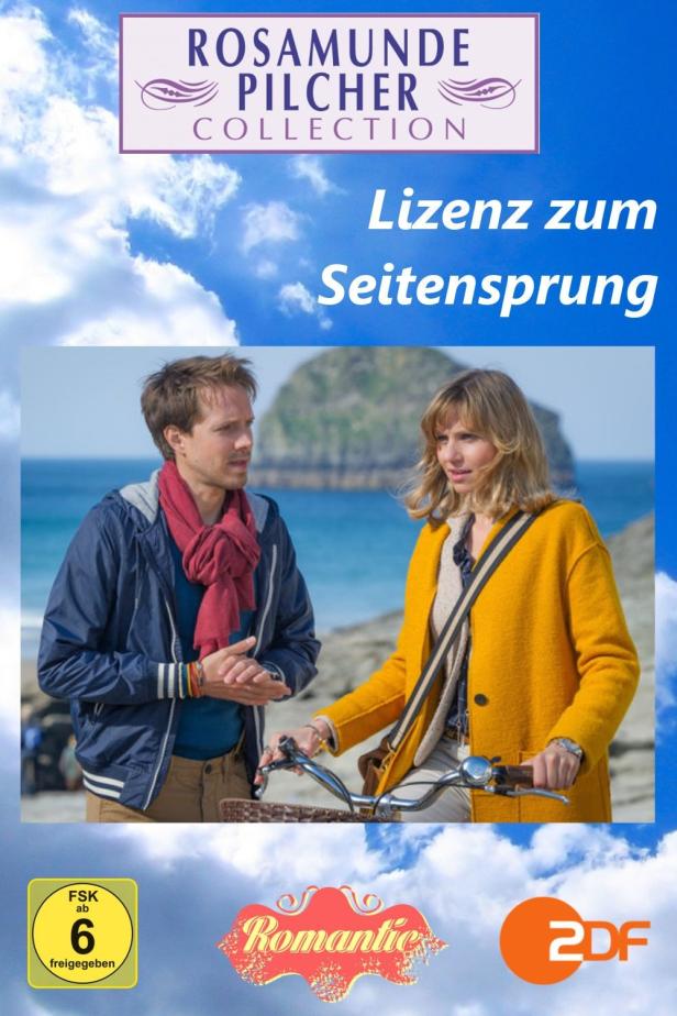 Ein Mann und eine Frau mit einem Fahrrad am Strand, im Hintergrund der Film „Lizenz zum Seitensprung“.