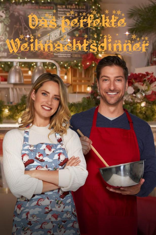 Ein Mann und eine Frau stehen in einer Küche, wahrscheinlich für den Film „Das perfekte Weihnachtsdinner“.