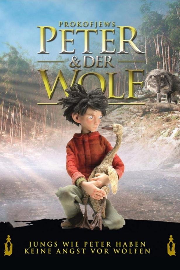 Das Filmplakat für „Peter und der Wolf“ zeigt Peter mit einer Ente im Arm und einen Wolf im Hintergrund.