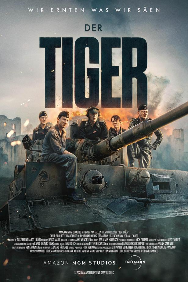 Das Filmplakat für „Der Tiger“ zeigt eine Gruppe Soldaten auf einem Panzer.