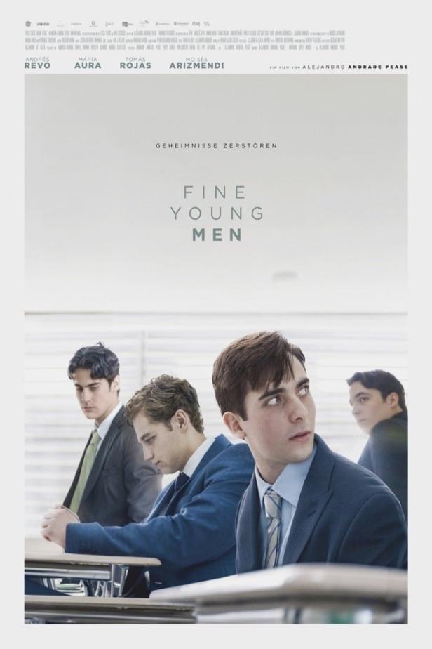 Das Filmplakat für „Fine Young Men“ zeigt vier junge Männer im Klassenzimmer.