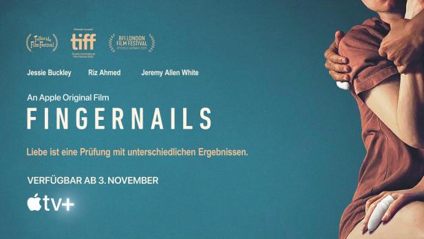 Das Filmplakat für „Fingernails“ mit Jessie Buckley, Riz Ahmed und Jeremy Allen White.