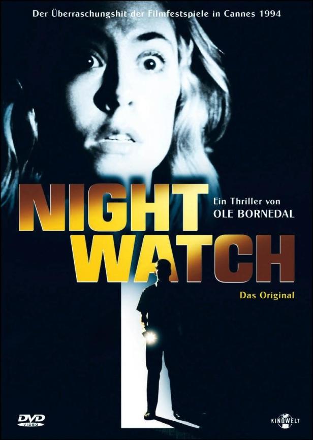 Das Filmplakat für „Nightwatch – Nachtwache“ zeigt eine verängstigte Frau und einen Nachtwächter mit einer Taschenlampe.