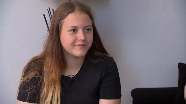 Porträtfotos von junger Mutter Laura