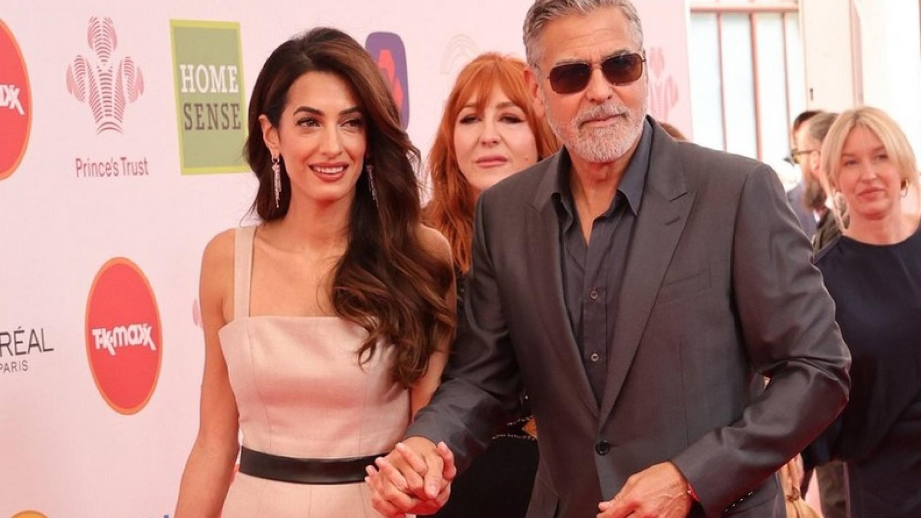 und Amal Clooney verliebt bei den Prince's Trust Awards