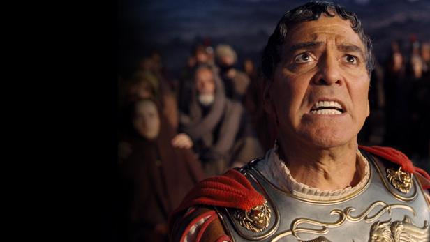 Clooney im Römer-Outfit als dümmlicher Star