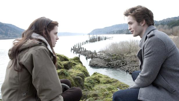 Edward Cullen (Robert Pattinson) und Bella (Kristen Stewart)