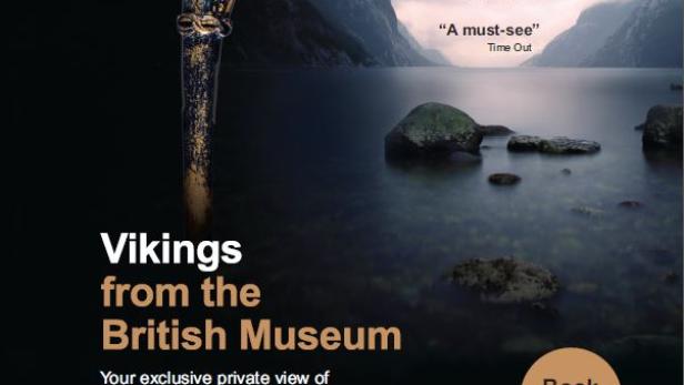 Ein Ausstellungsplakat des British Museum über die Wikinger mit einem goldenen Zepter im Vordergrund.