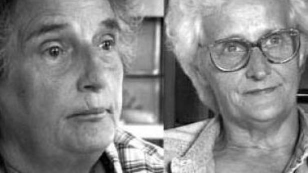 Schwarzweißporträt zweier älterer Frauen nebeneinander.