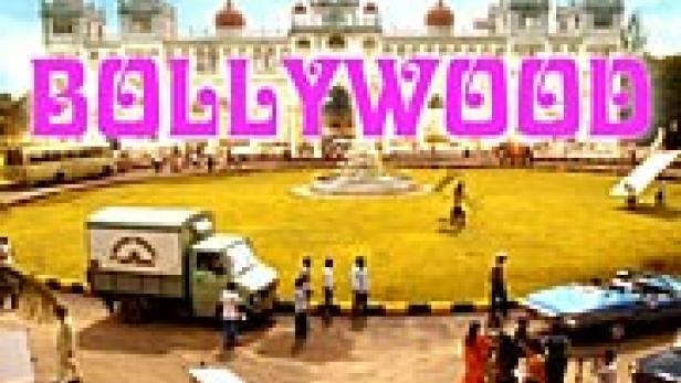 Vor dem Mysore Palast steht in großen Buchstaben „Bollywood“.