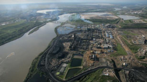 Petropolis - Aerial Perspectives on the Alberta Tar Sands