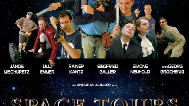 Das Filmplakat für „Space Tours: Mission E.V.A.“ zeigt eine Gruppe bewaffneter Personen vor einem Sternenhintergrund.
