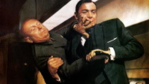 Sean Connery als James Bond im Kampf mit einem Gegner.
