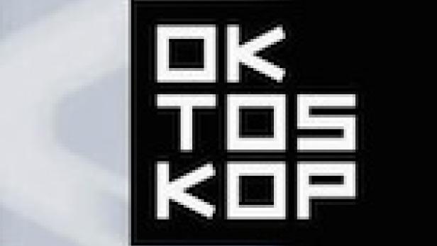Das Logo von Okto Skop auf schwarzem Hintergrund mit weißem Nebel.