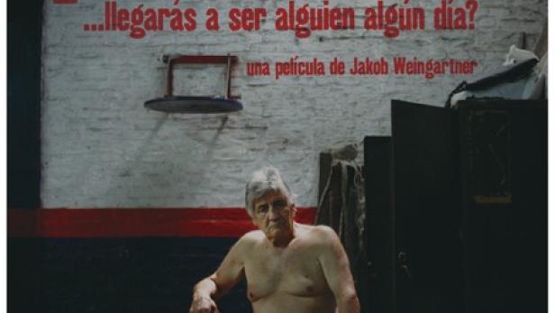 Das Filmplakat für „Boxeo Constitución“ zeigt einen älteren Mann in einer Boxhalle.