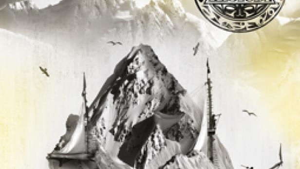 Das Cover des Films „The Dream Factory“ zeigt ein Schiff mit einem Berg darauf vor einer Bergkulisse.