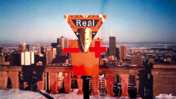 Eine surreale Szene mit einem Schild mit der Aufschrift „Real“ vor einer Stadtkulisse.