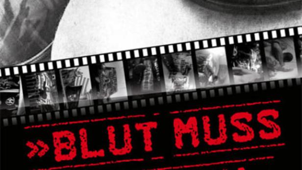 Das Cover des Buches „Blut muss fließen: Undercover unter Nazis“ zeigt eine Sonnenbrille, in der sich erhobene Hände spiegeln.