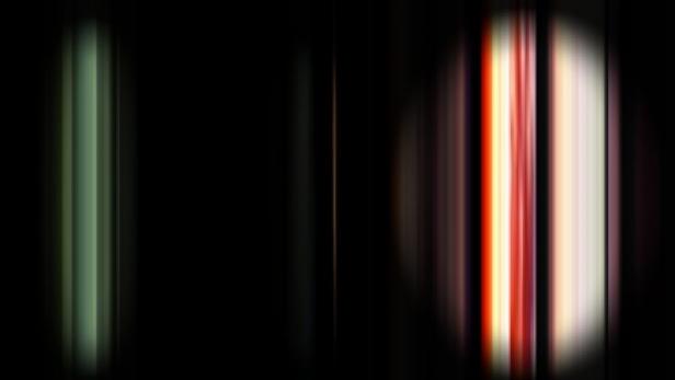 Abstrakte Darstellung mit vertikalen Streifen in verschiedenen Farben auf dunklem Hintergrund.