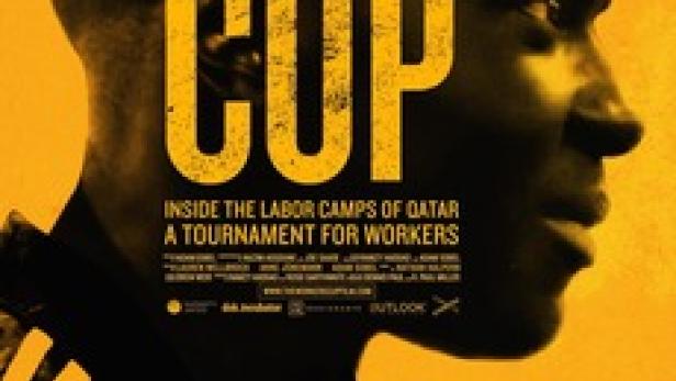 Das Filmplakat für „The Workers Cup“ zeigt einen Arbeiter mit einem Fußball in Katar.