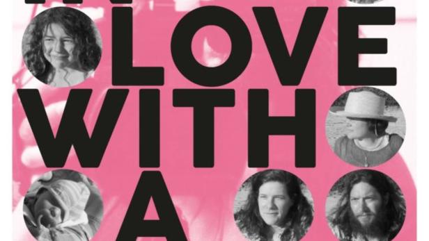 Das Filmplakat für „Fell in Love with a Girl“ von Kaleo La Belle mit mehreren Porträtaufnahmen.