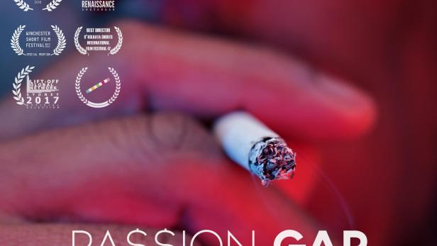 Das Filmplakat für „Passion Gap“ zeigt eine brennende Zigarette vor rotem Hintergrund.