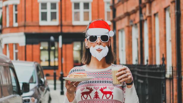 So überlebst du Weihnachten bei den Eltern