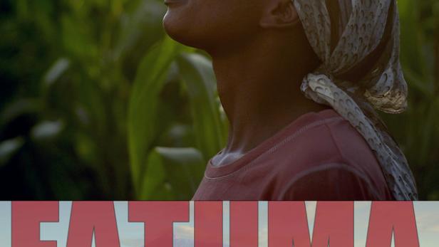 Das Filmplakat für „Fatuma“ zeigt eine Frau vor einem Feld und dem Kilimandscharo.