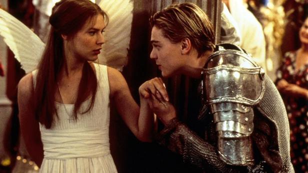 ... schlüpfte er 1996 mit „Romeo und Julia“ dann erstmals in die Rolle, die seine Karriere lange Zeit prägen sollte: Die des Teenie-Stars.