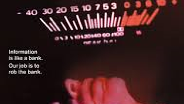 Das Filmplakat für „Decoder“ zeigt einen Mann unter einem VU-Meter.