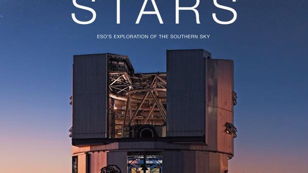 Das Poster für den Film „Europe to the Stars“ zeigt ein großes Observatorium unter einem Sternenhimmel.
