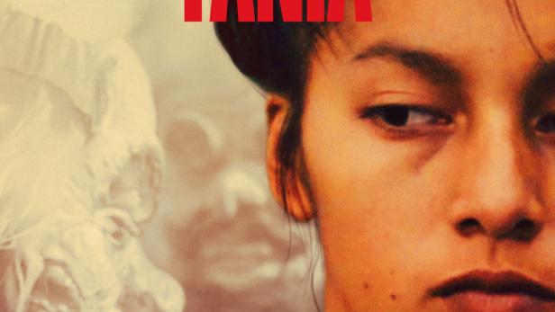 Das Filmplakat für „By the Name of Tania“ zeigt das Porträt eines jungen Mädchens.
