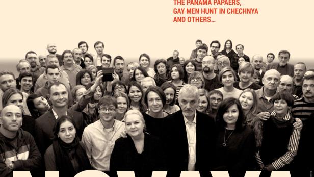 Das Filmplakat zu „Novaya“ von Askold Kurov zeigt eine Menschenmenge vor dem Schriftzug des Filmtitels.