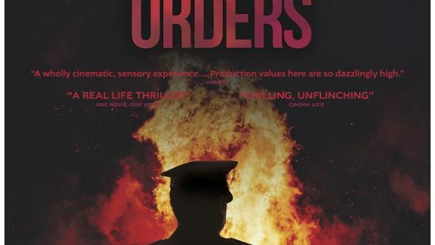 Das Filmplakat für „On the President's Orders“ zeigt die Silhouette eines Soldaten vor einem Feuer.