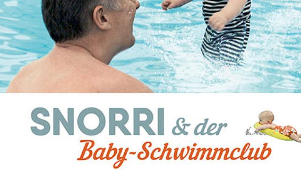 Das Filmplakat für „Snorri & der Baby-Schwimmclub“ zeigt einen Mann und ein Baby im Schwimmbad.