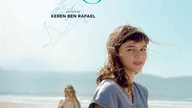 Das Filmplakat für „Vierges“ zeigt zwei junge Frauen am Strand.