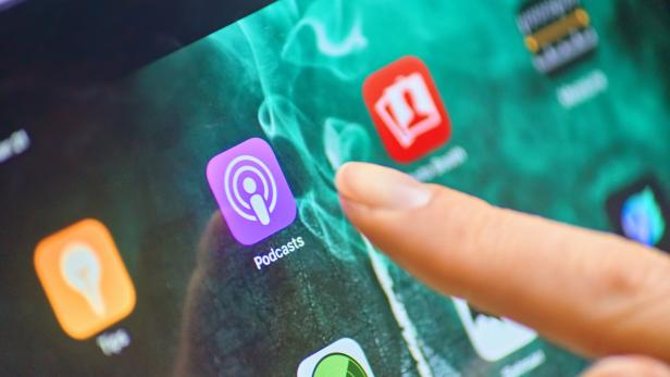 Close up to Apple Podcasts app