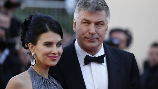 Alec Baldwin: Ehefrau meint, "Feinde wollen ihn zerstören"