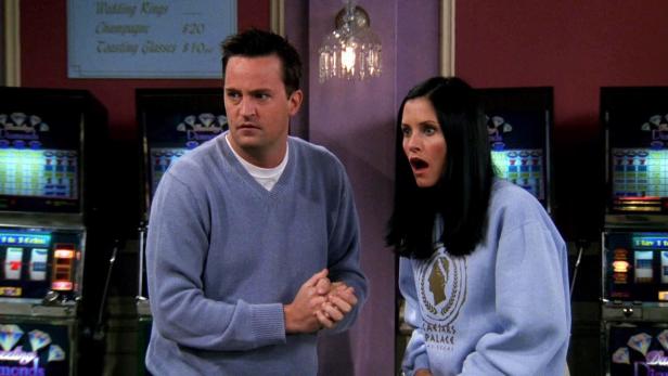 Matthew Perry und Courteney Cox in "Friends"