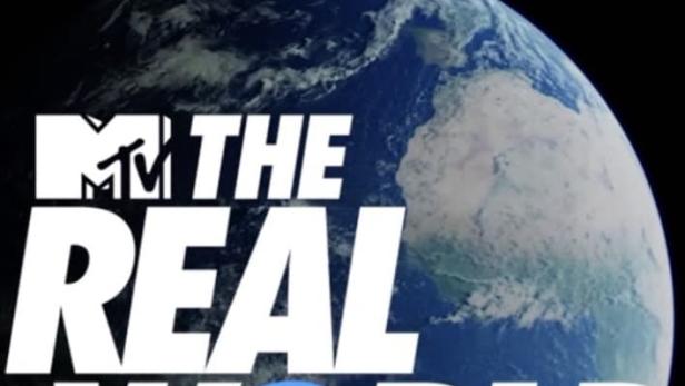 Das Logo der MTV-Serie „The Real World“ vor einem Bild der Erde.