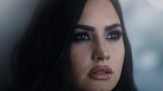 Demi Lovato: Dancing with the Devil