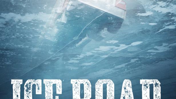 Ein Lastwagen fährt über eine eisige Straße, wie im Titel „Ice Road Truckers“ dargestellt.