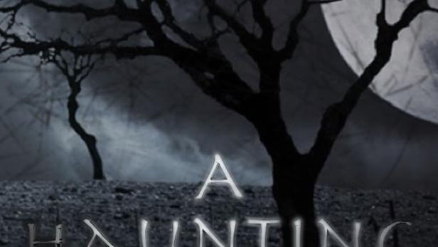 Ein Baum im Mondlicht mit dem Titel „A Haunting“ im Vordergrund.