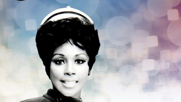 Poster für die Fernsehserie „Julia“ mit Diahann Carroll als Krankenschwester und einem Jungen.