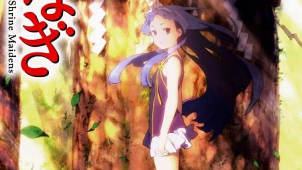 Ein junges Mädchen in traditioneller Kleidung steht vor einem großen Baum.