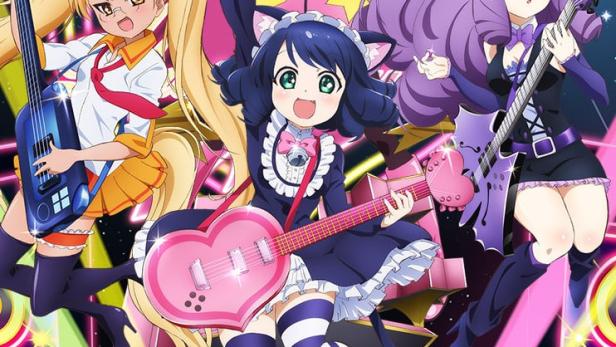 Fünf Anime-Mädchen mit Musikinstrumenten stehen auf einer Bühne vor einem bunten Hintergrund.