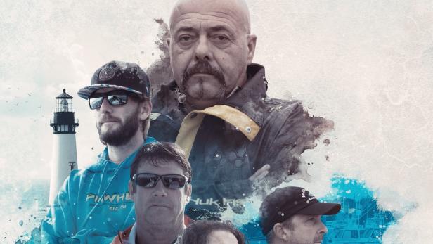 Das Filmplakat für „Wicked Tuna“ zeigt eine Gruppe von Fischern vor einem maritimen Hintergrund.